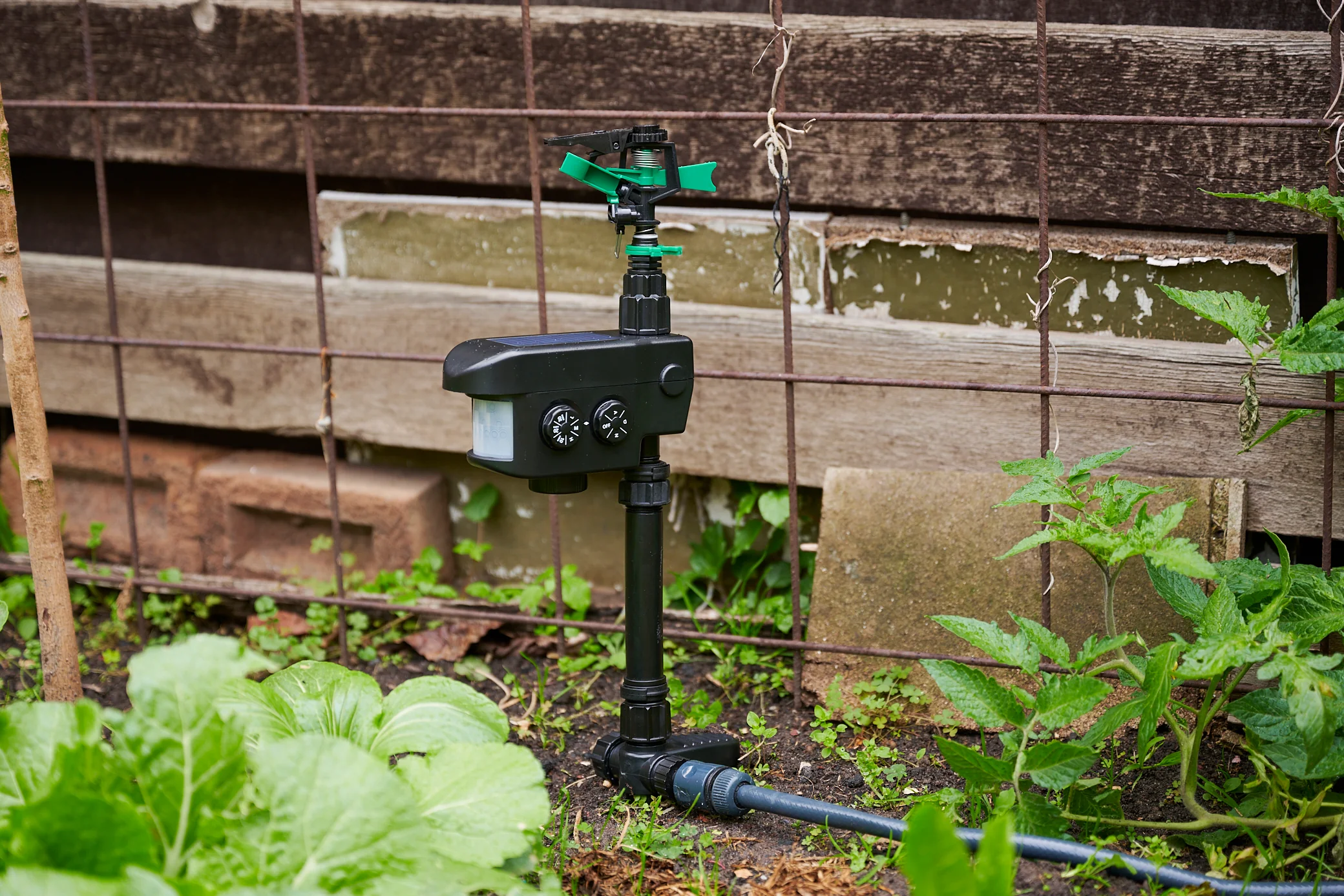 Garden Sentinel - Motion-Activated Pest Repeller Sprinkler (Solar Powered) - Image 13