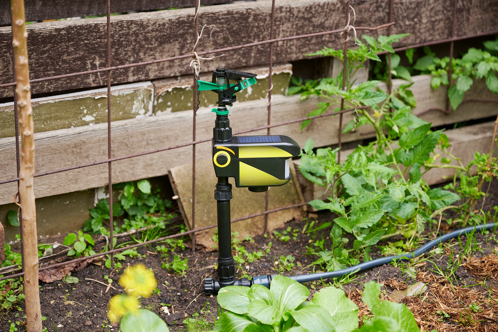 Garden Sentinel - Motion-Activated Pest Repeller Sprinkler (Solar Powered) - Image 9