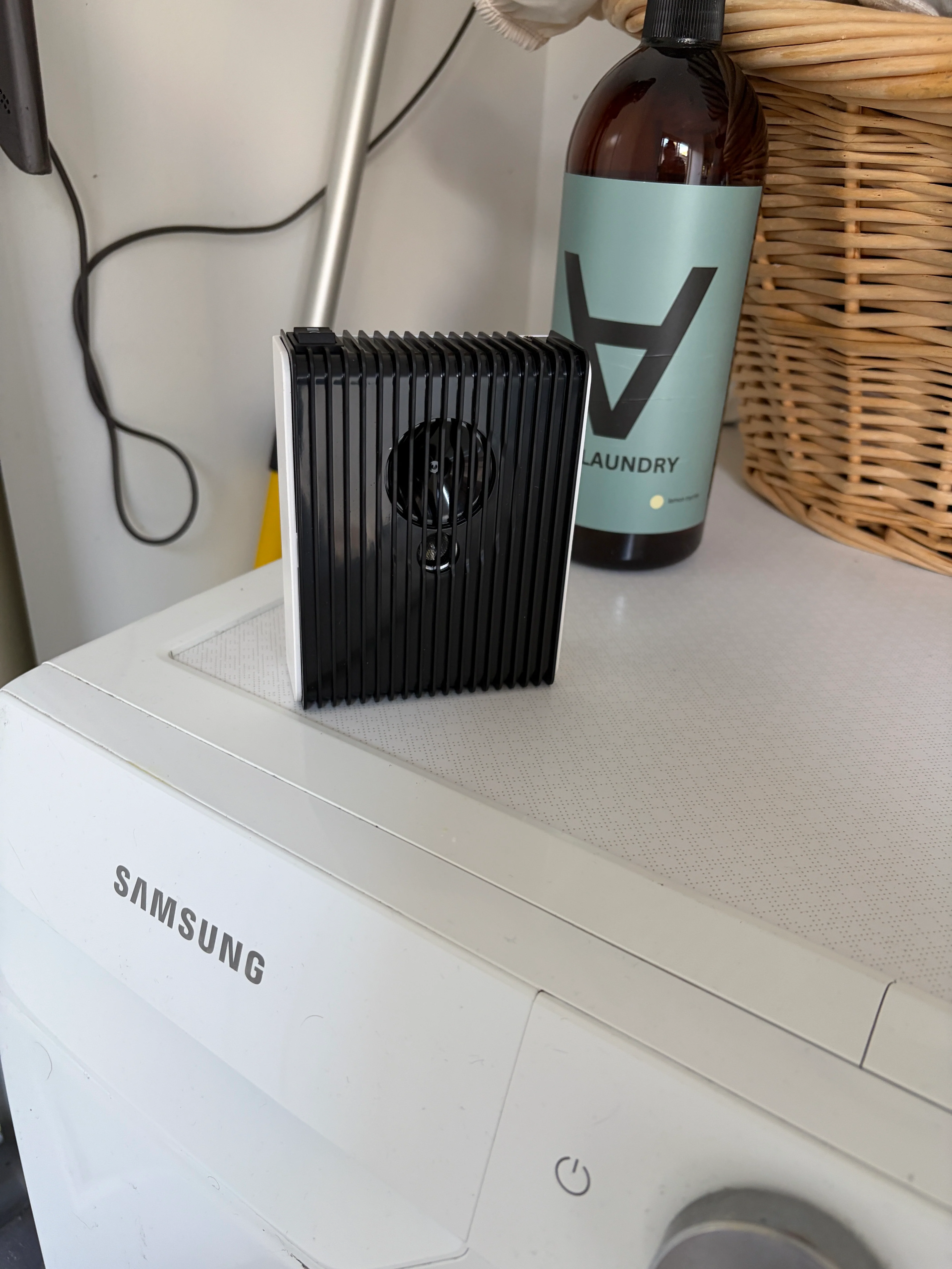 Wireless Rechargeable Ultrasonic Pest Repeller (7-day battery life!) - Image 8